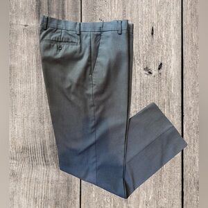Banana Republic / Men’s Tailored Fit Dress Slacks / 33 W x 32 L